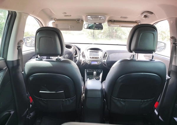 Hyundai ix35 cena 41000 przebieg: 202000, rok produkcji 2010 z Malbork małe 137